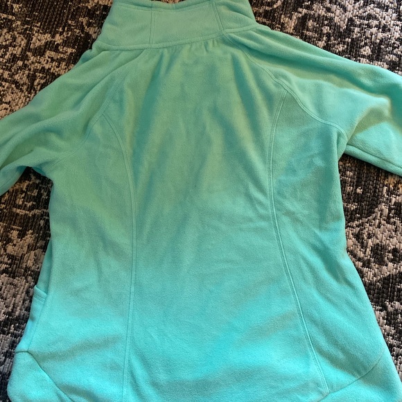 color: Light Blue | brand : XERSION | size: Medium - Picture 2 of 3